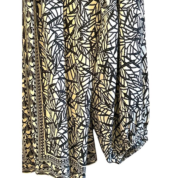 Max Studio Plus Size Black White Geometric Print Pull Over Blouse Size 2X NWOT - Picture 2 of 9